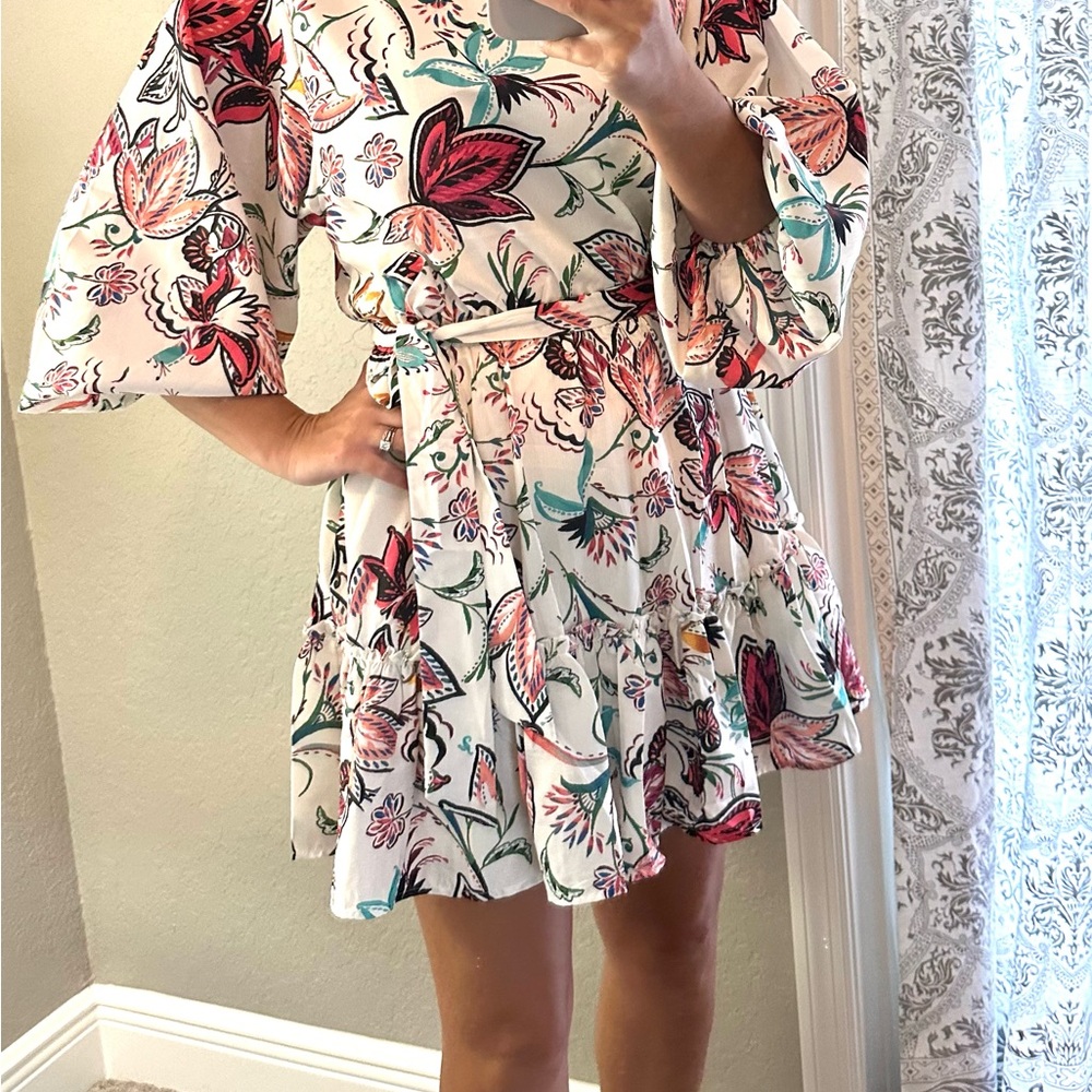 NWT Baltic Born white floral mini dress and ruffle hem w 3/4 puff sleeves - Picture 12 of 17